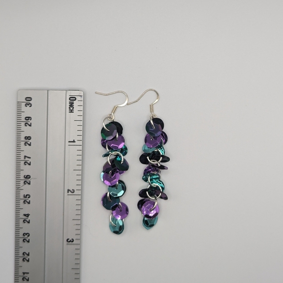 Mermaid sequin dangle earrings - Picture 2 of 3